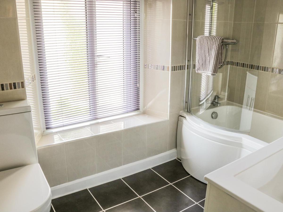 8 Stonegate Villa Bentham Екстериор снимка
